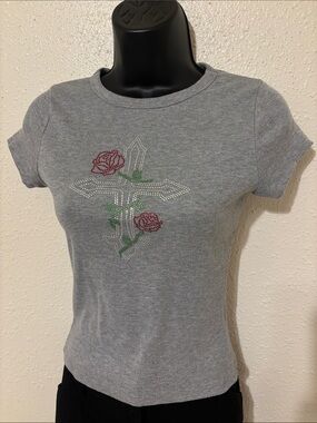 Faded Rose essential Gray blouse with shimmer details, size M.